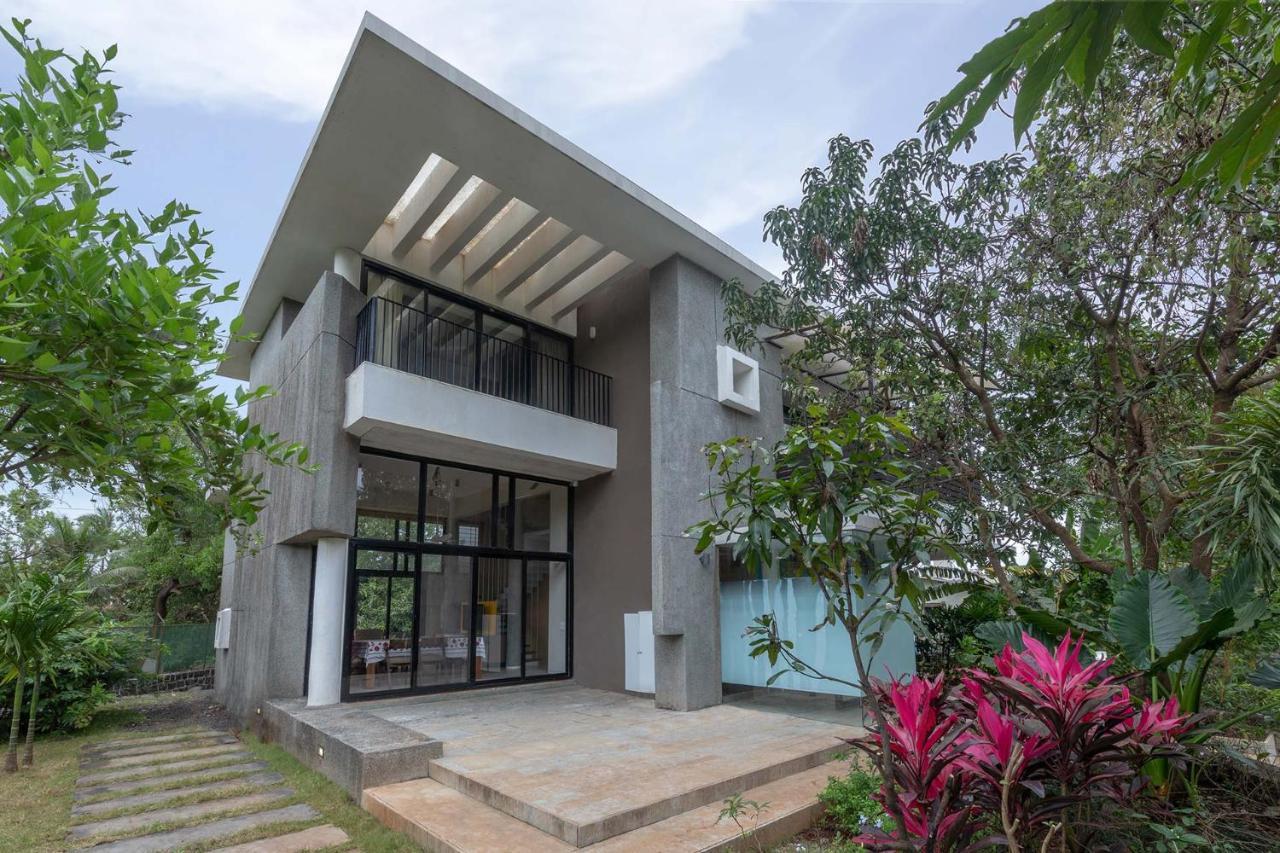 Villa Foresta By Stayvista With Modern Decor, Swimming Pool & Expansive Lawn For A Perfect Escape Lonavala Exterior photo