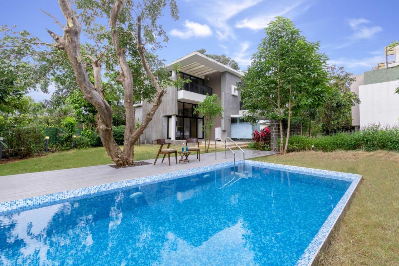 Villa Foresta By Stayvista With Modern Decor, Swimming Pool & Expansive Lawn For A Perfect Escape Lonavala Exterior photo