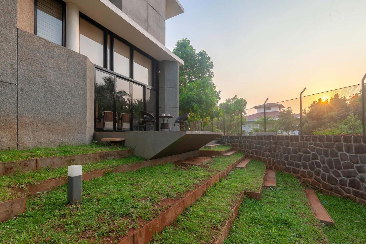 Villa Foresta By Stayvista With Modern Decor, Swimming Pool & Expansive Lawn For A Perfect Escape Lonavala Exterior photo